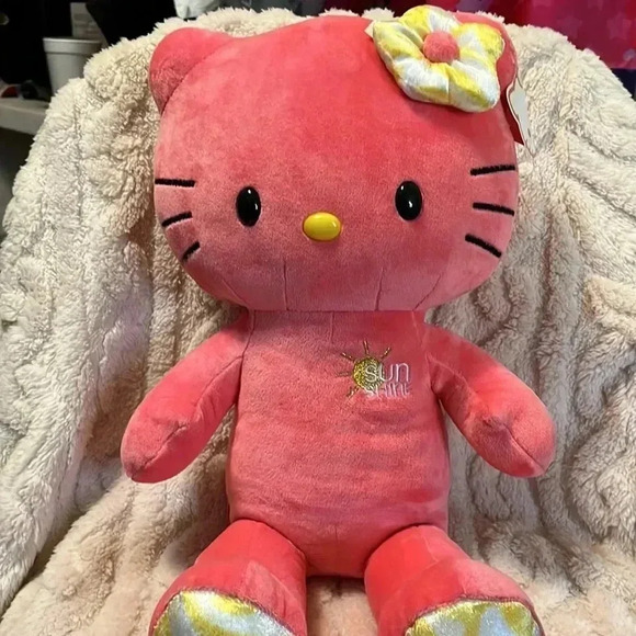 Hello Kitty A limited ed.  Sunshine Build-a-bear Hello Kitty. 13243 out of 82000 - Picture 2 of 10